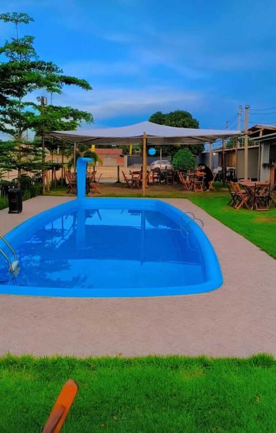 Piscina durante o dia